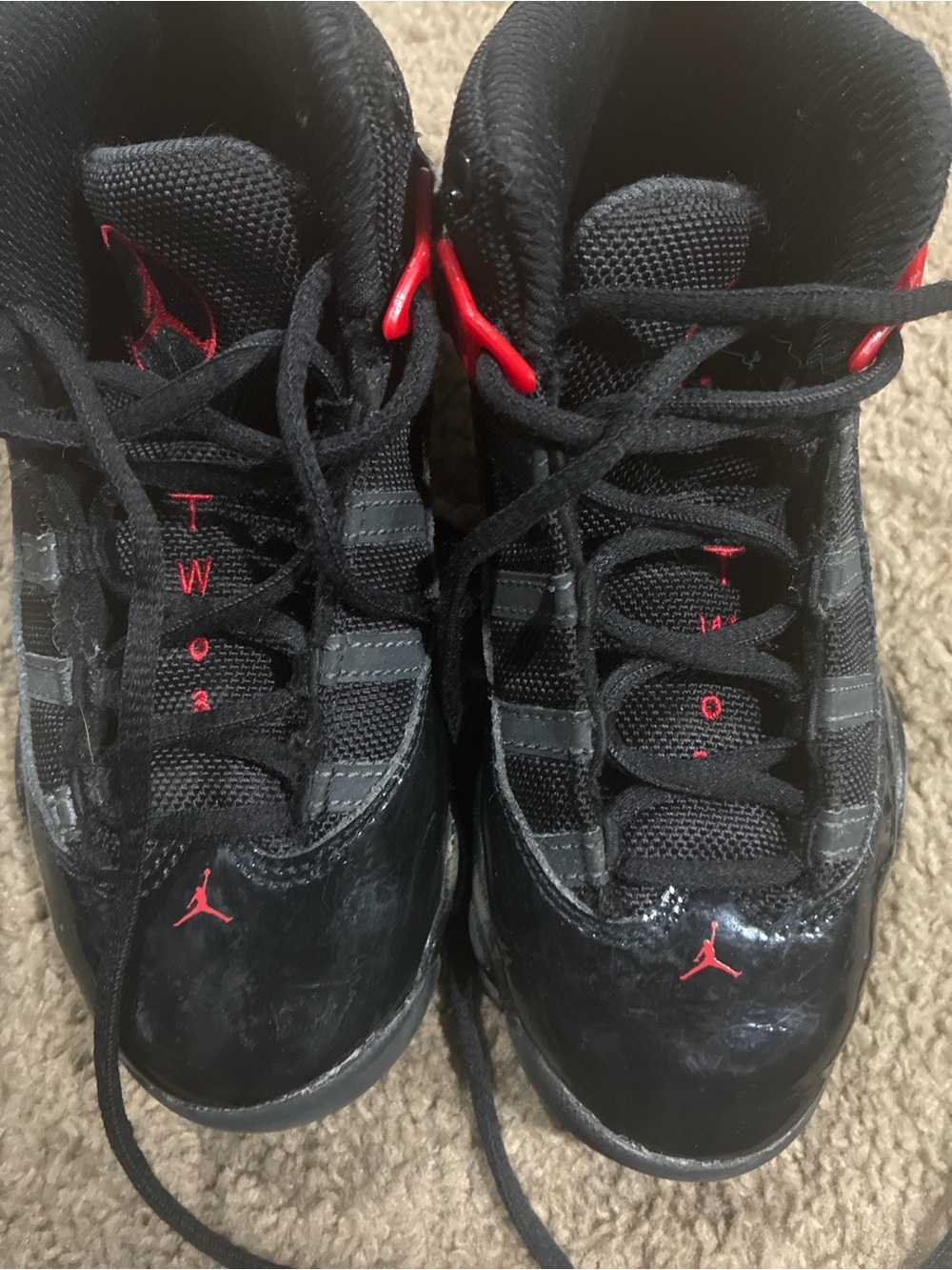 6 rings size 13.5 Jordan Kids' Black and Red Basketball Shoes